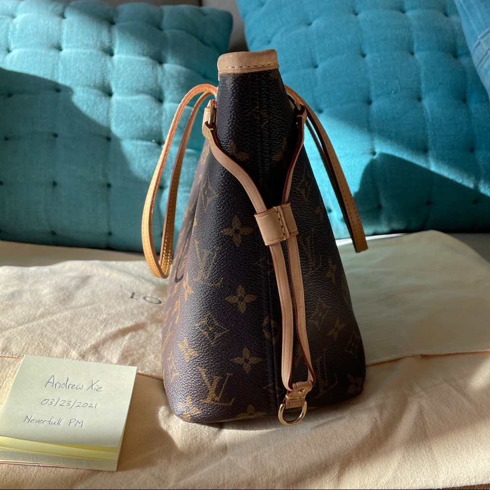 Like New - Louis Vuitton Neverfull PM - Picture 3 of 16